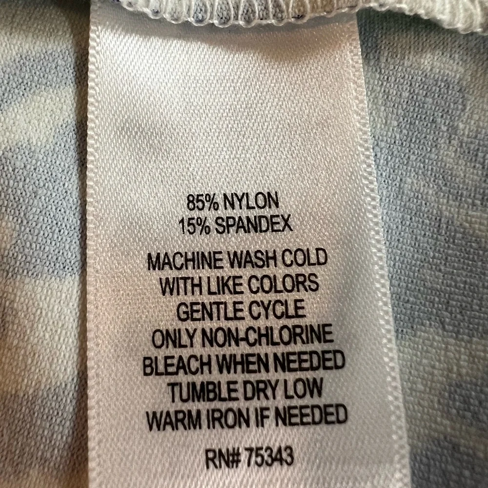 ADRIENNE VITTADINI SKIRT, Sz L, Blue & White Pull On Flare Skirt with Pockets.